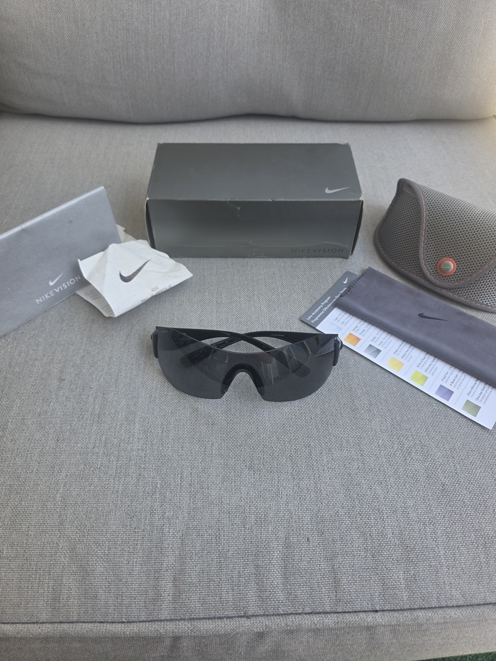 Men's NIKE Vision Vomero EV0521 001 Black Wrap Sunglasses Blck/Gry Gradient Lens